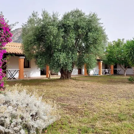 Hotel Cardedu Ξενοδοχείο