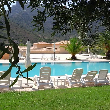 Hotel Cardedu فندق