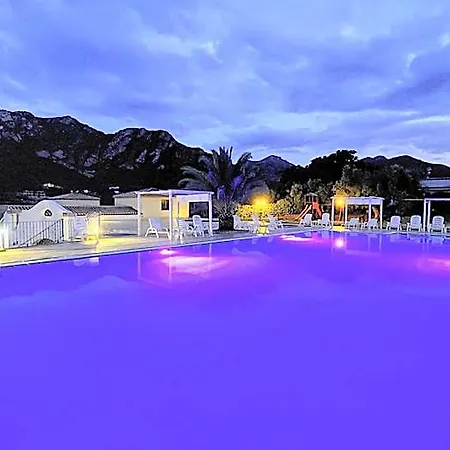 Hotel Cardedu فندق