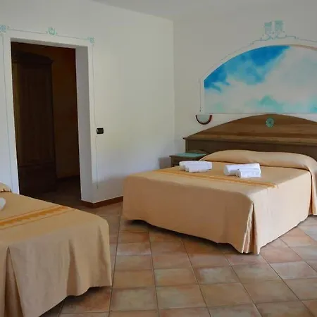 فندق Hotel Cardedu 3*